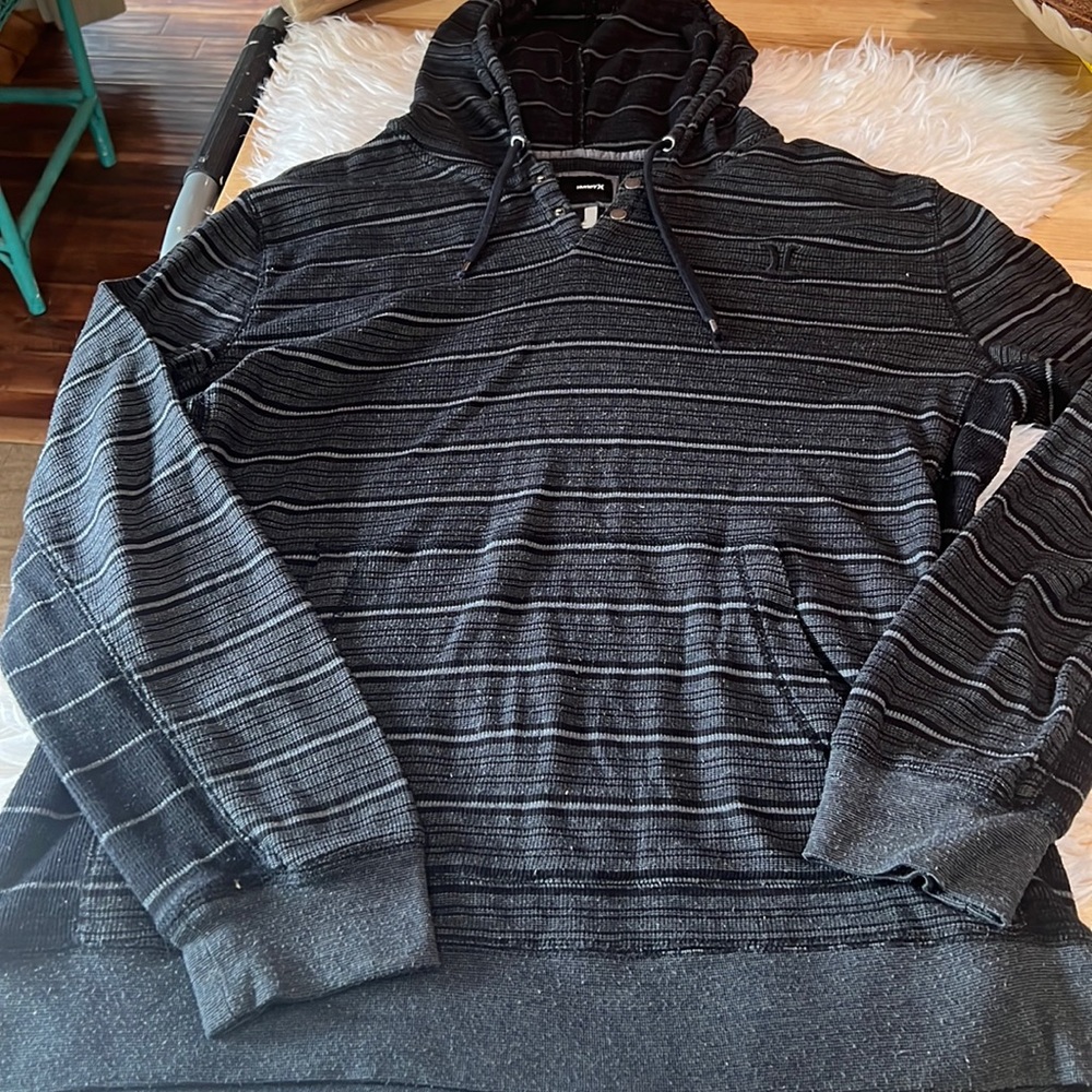 Men’s striped Hurley pullover hoodie